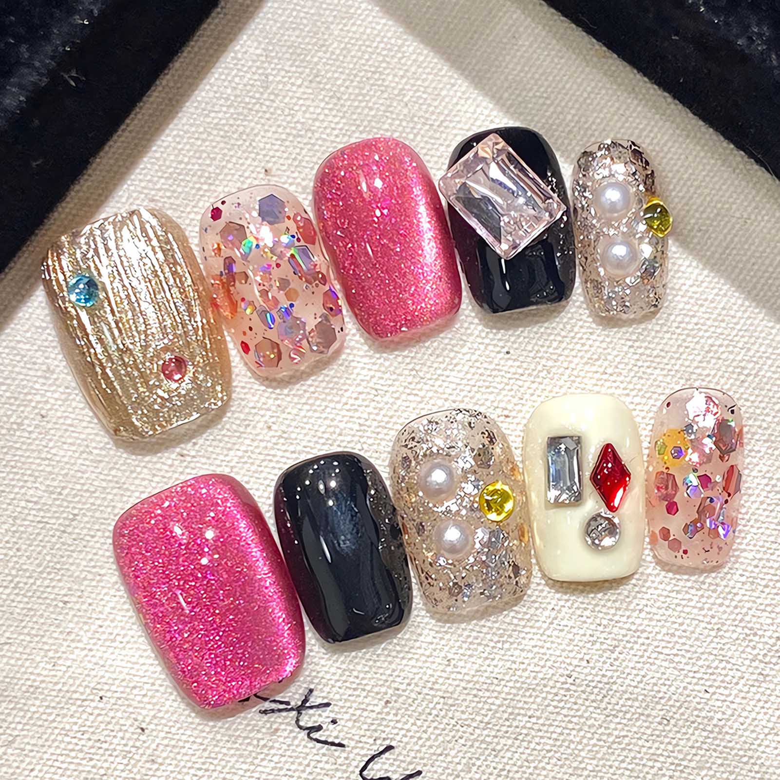 Resin Art And Deco - เล็บปลอมสีชมพูแวววาวแบบทำด้วยมือเล็บปลอมมันวาวดีไซน์คริสตัลแวววาวทรงสี่เหลี่ยมสั้นดวงตาแมว