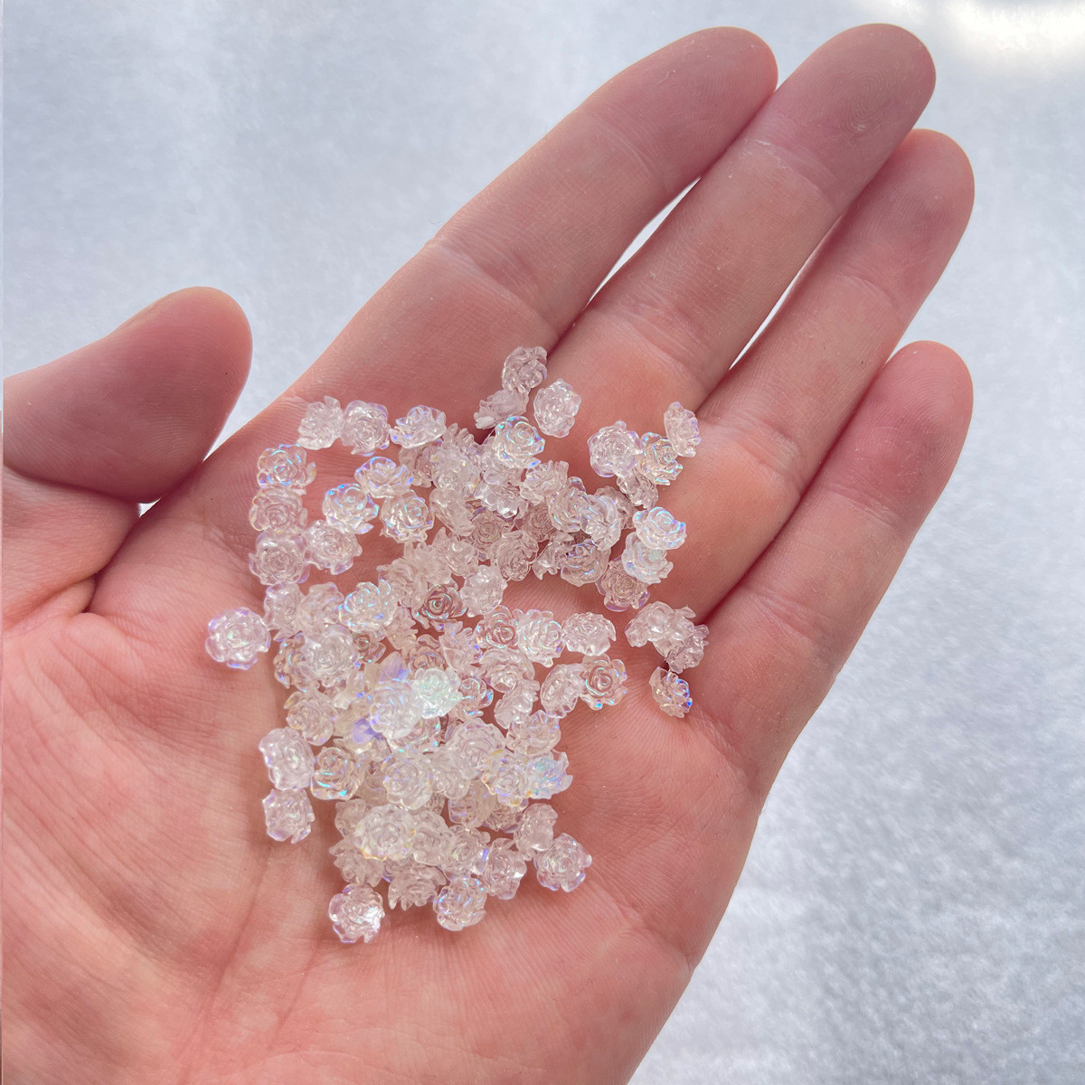 ชาร์มตกแต่งเล็บรูปดอกกุหลาบมุก - Resin Art All บทวิจารณ์และราคา