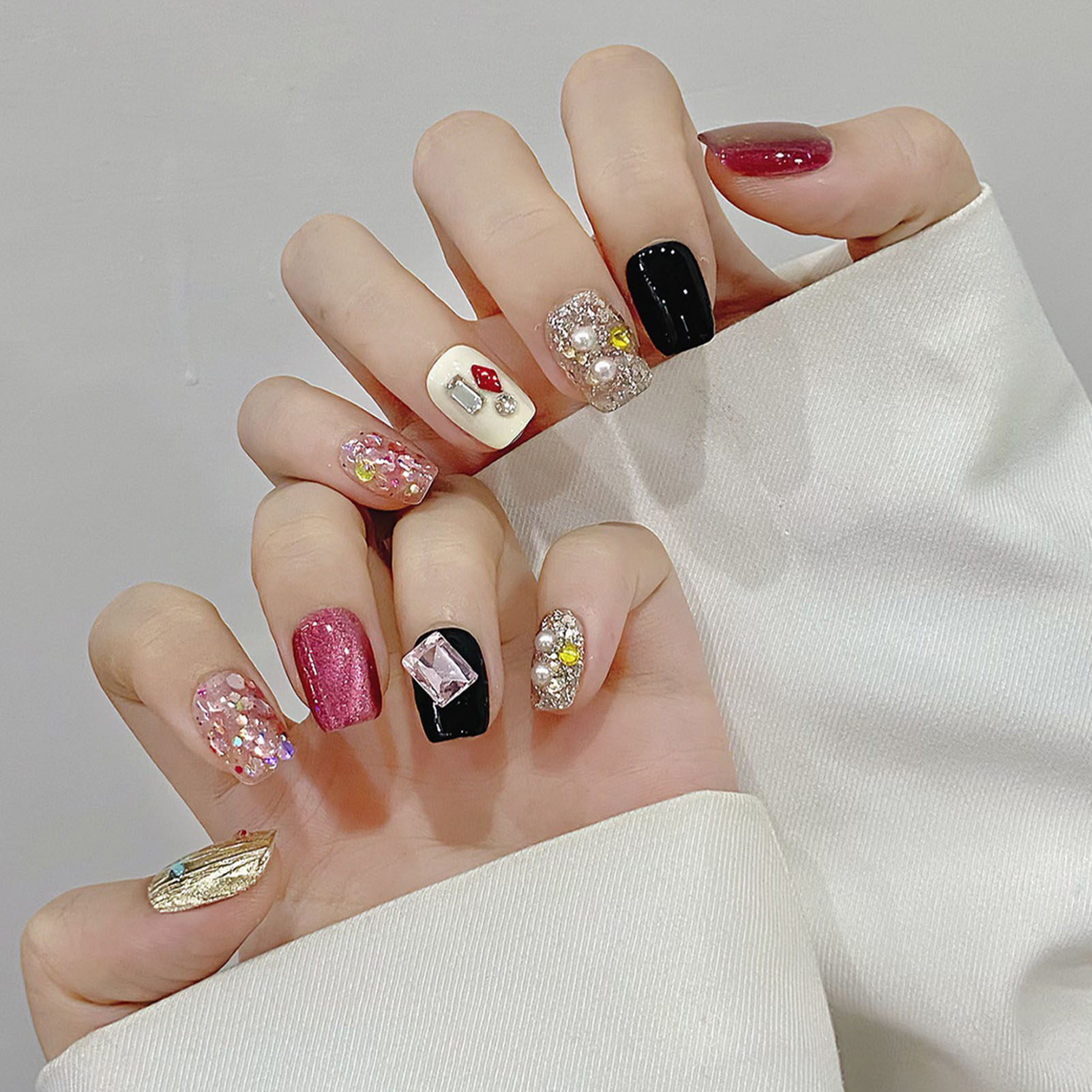 เล็บปลอมสีชมพูแวววาวแบบทำด้วยม - Resin Art And Deco บทวิจารณ์และราคา